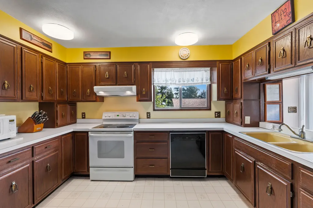 205 Lakeshore Drive Lakeside MT 59922