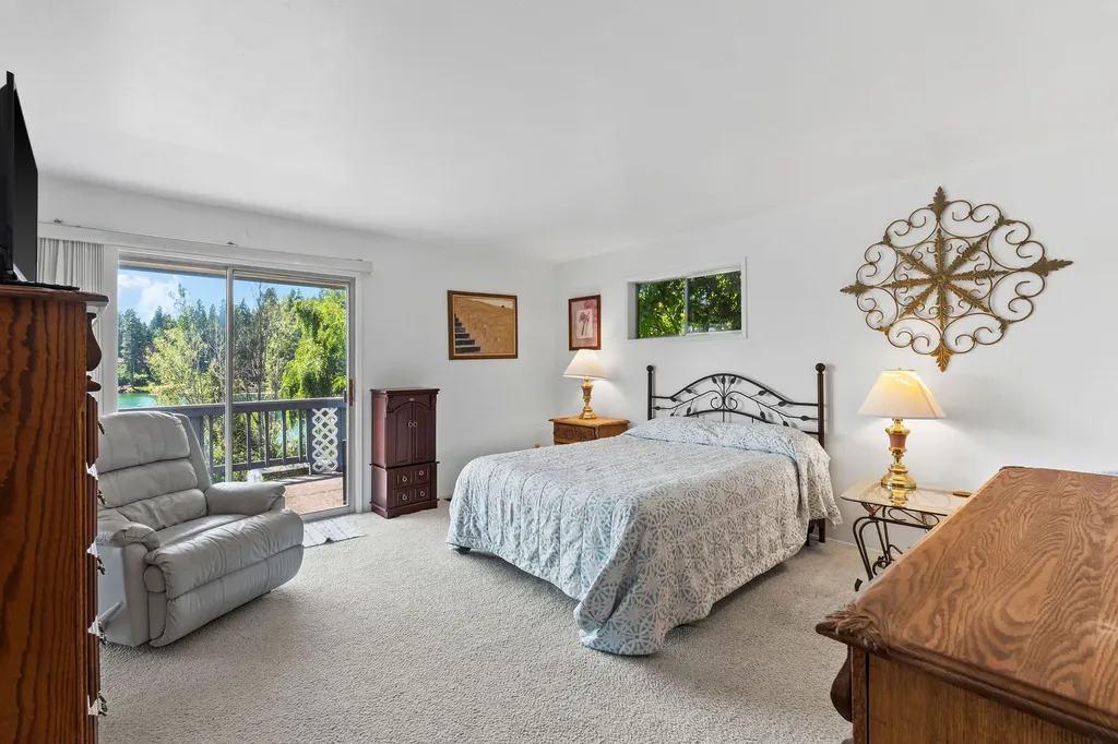 205 Lakeshore Drive Lakeside MT 59922