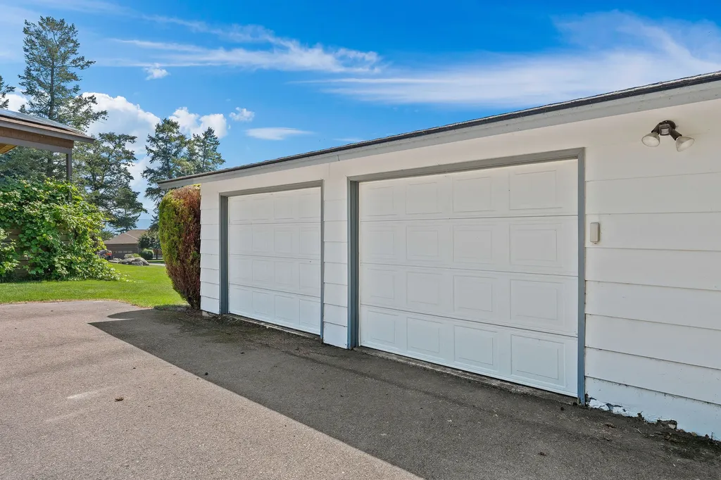 205 Lakeshore Drive Lakeside MT 59922