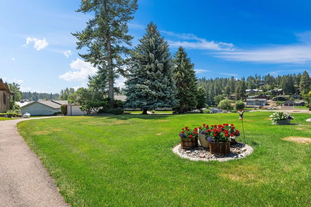 205 Lakeshore Drive Lakeside MT 59922