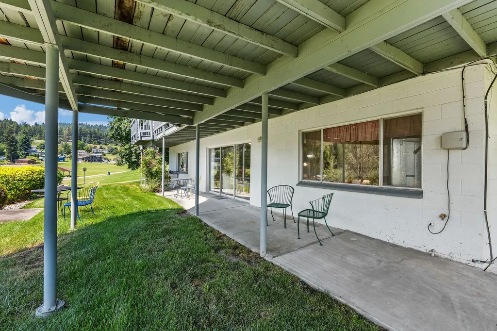 205 Lakeshore Drive Lakeside MT 59922