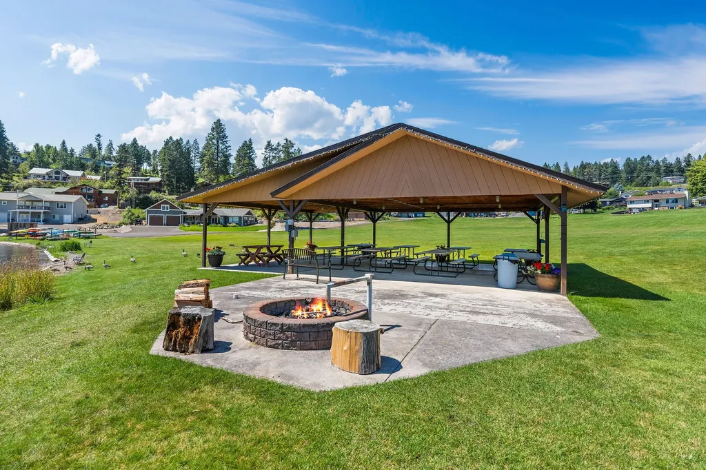 205 Lakeshore Drive Lakeside MT 59922