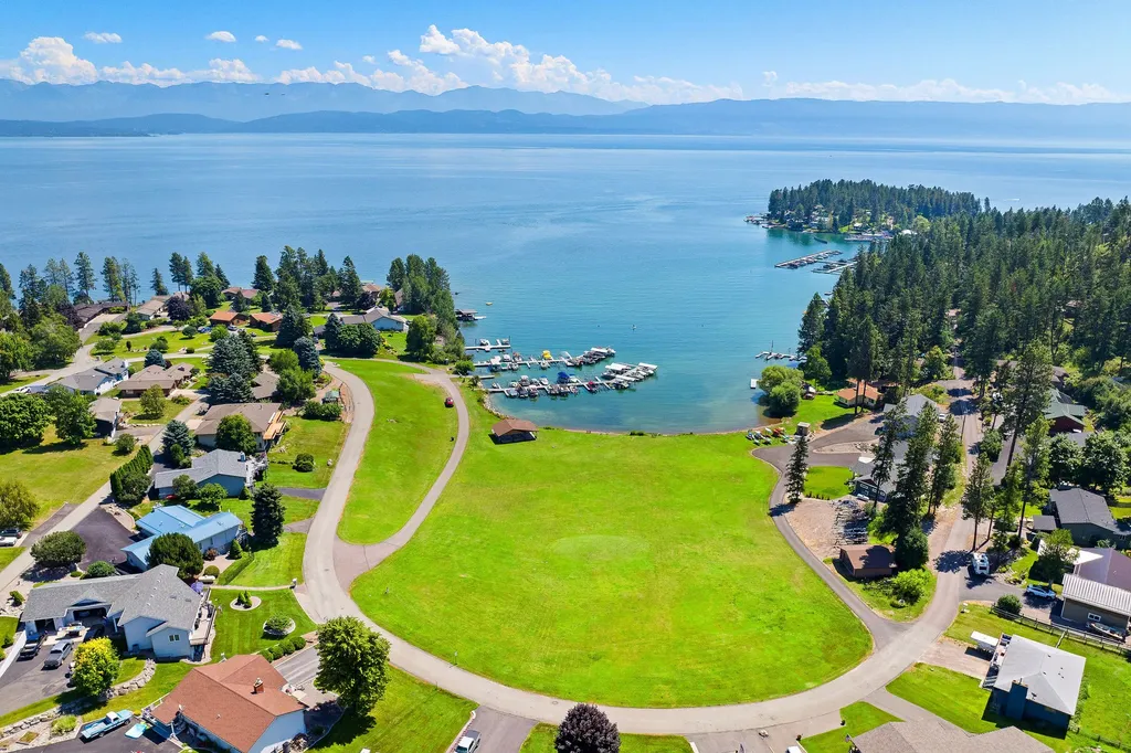 205 Lakeshore Drive Lakeside MT 59922