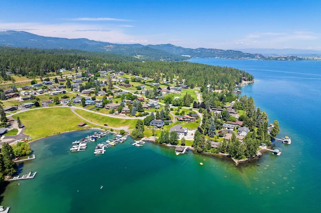 205 Lakeshore Drive Lakeside MT 59922
