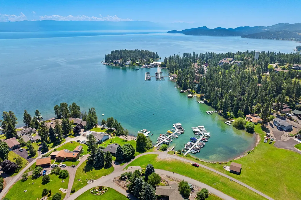 205 Lakeshore Drive Lakeside MT 59922