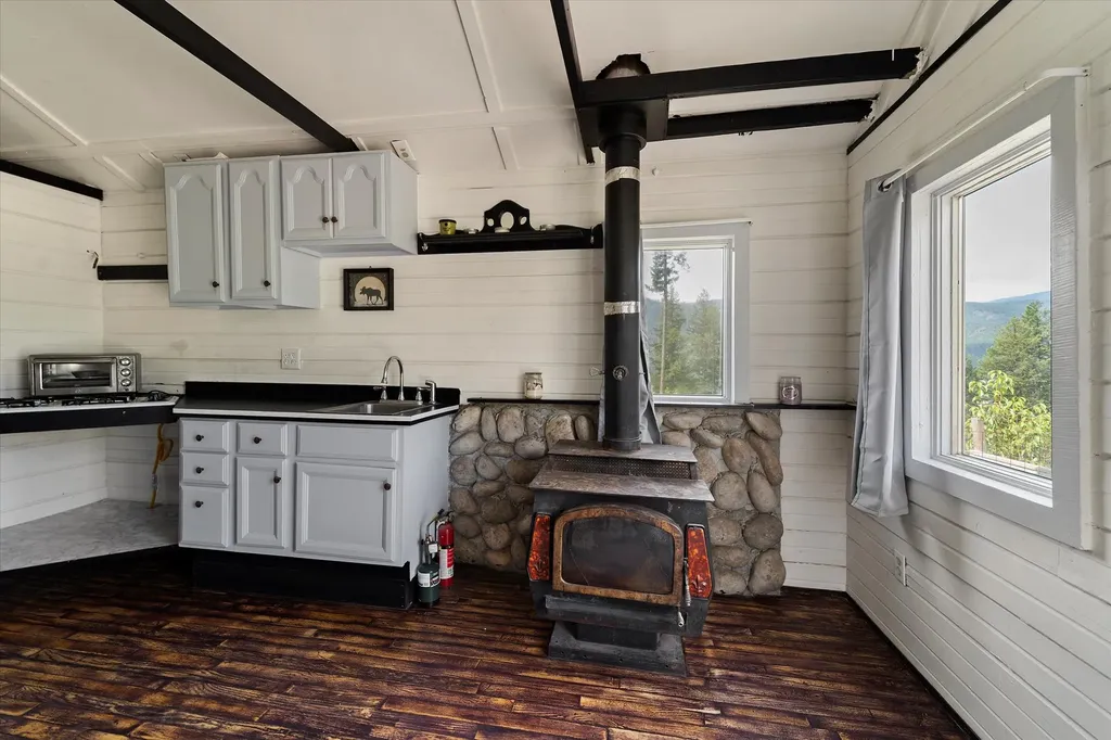 1448 Kilbrennan Road Troy MT 59935
