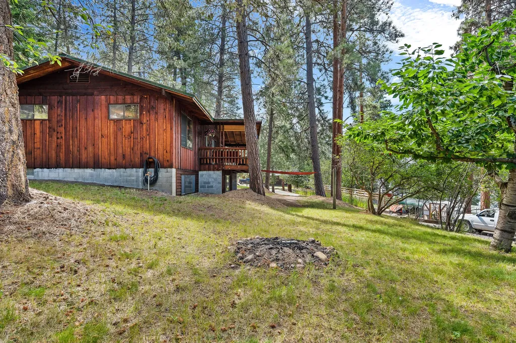 32498 Tarrs Lane Polson MT 59860