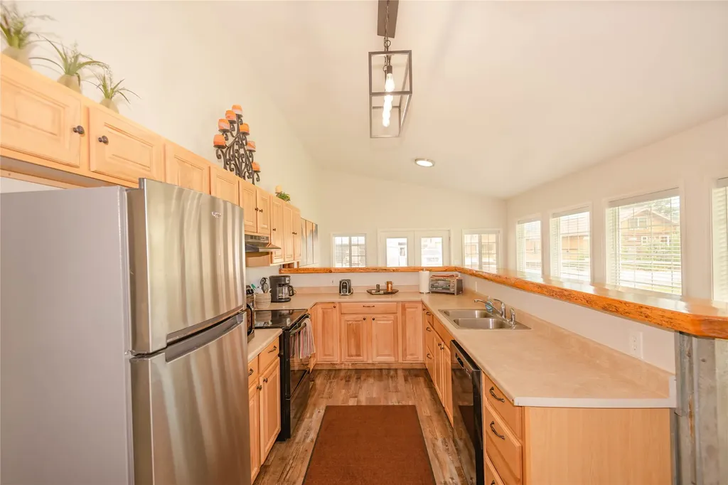 5 W Main Street White Sulphur Springs MT 59645
