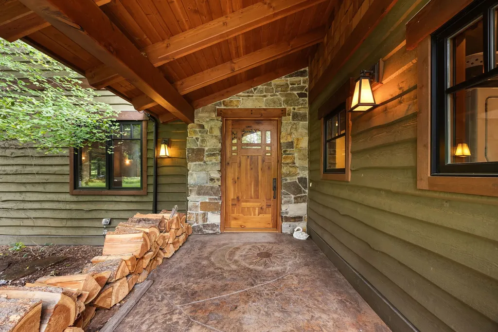 500 Wild Swan Trail Bigfork MT 59911