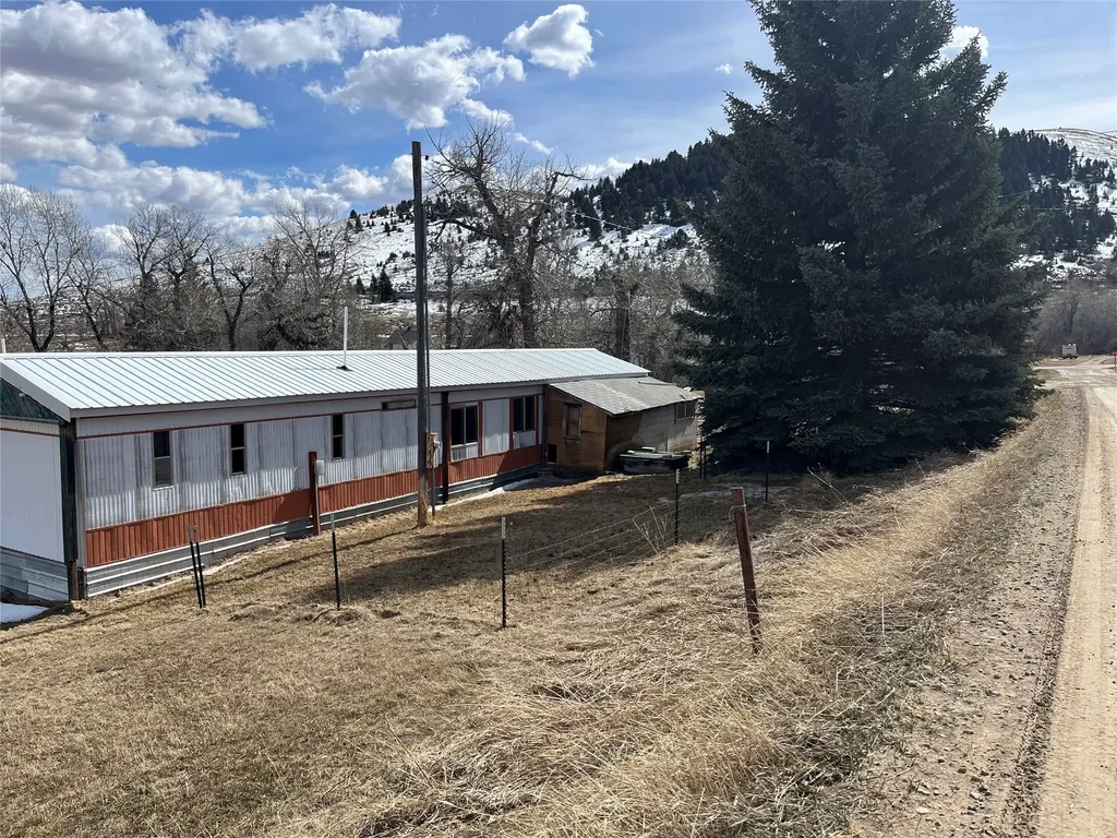 10 Isdell Street Pony MT 59747