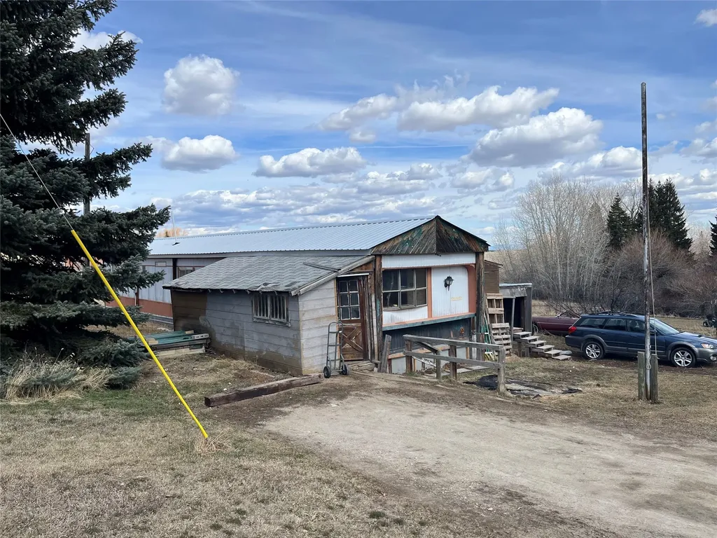 10 Isdell Street Pony MT 59747