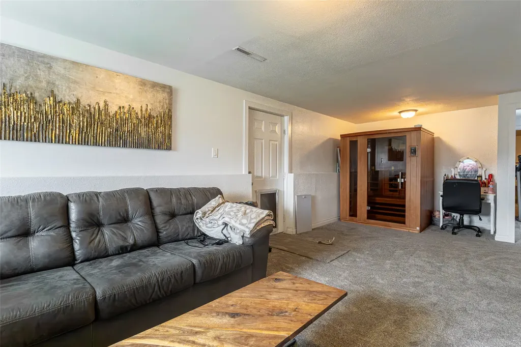 912 10th Avenue NW Great Falls MT 59404