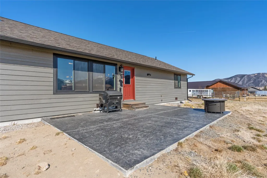 9 Fraker Loop Whitehall MT 59759
