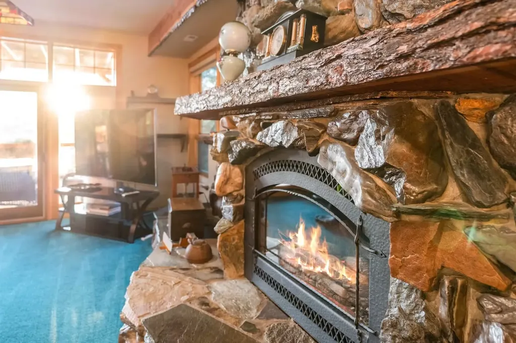 416 Electric Avenue Bigfork MT 59911
