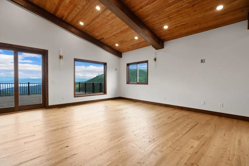 1549 Blacktail Road Lakeside MT 59922
