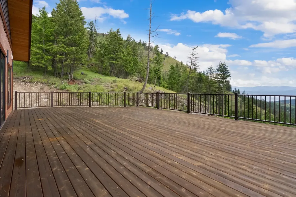 1549 Blacktail Road Lakeside MT 59922