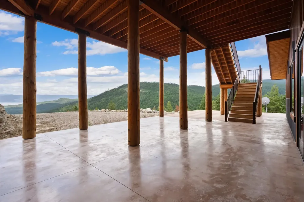 1549 Blacktail Road Lakeside MT 59922