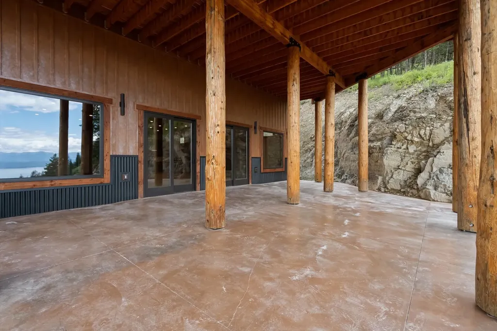 1549 Blacktail Road Lakeside MT 59922