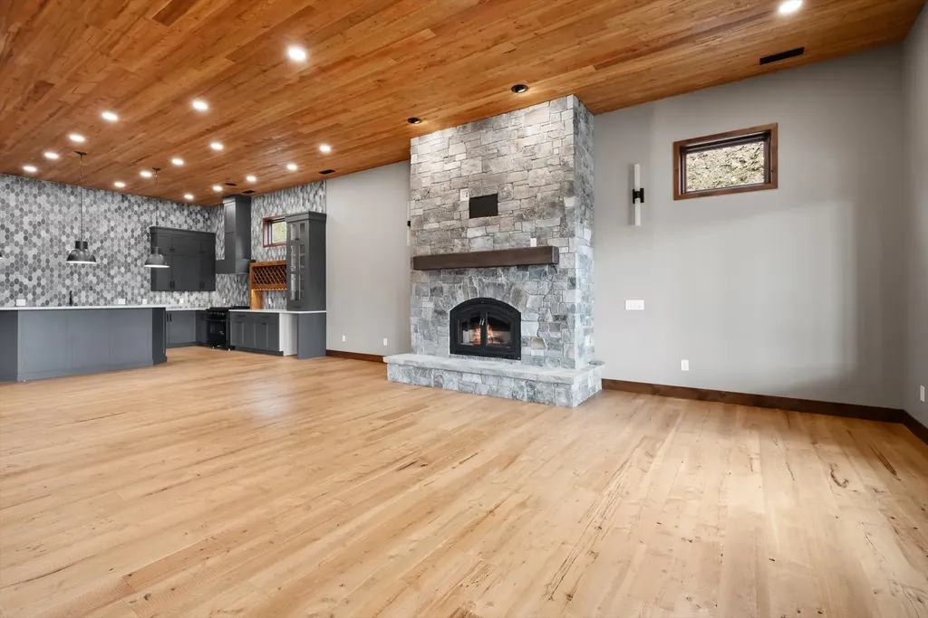 1549 Blacktail Road Lakeside MT 59922