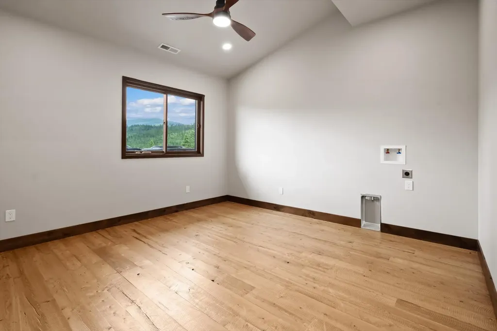 1549 Blacktail Road Lakeside MT 59922