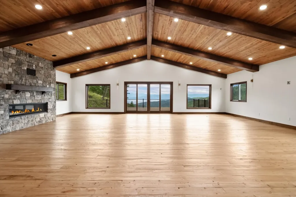 1549 Blacktail Road Lakeside MT 59922