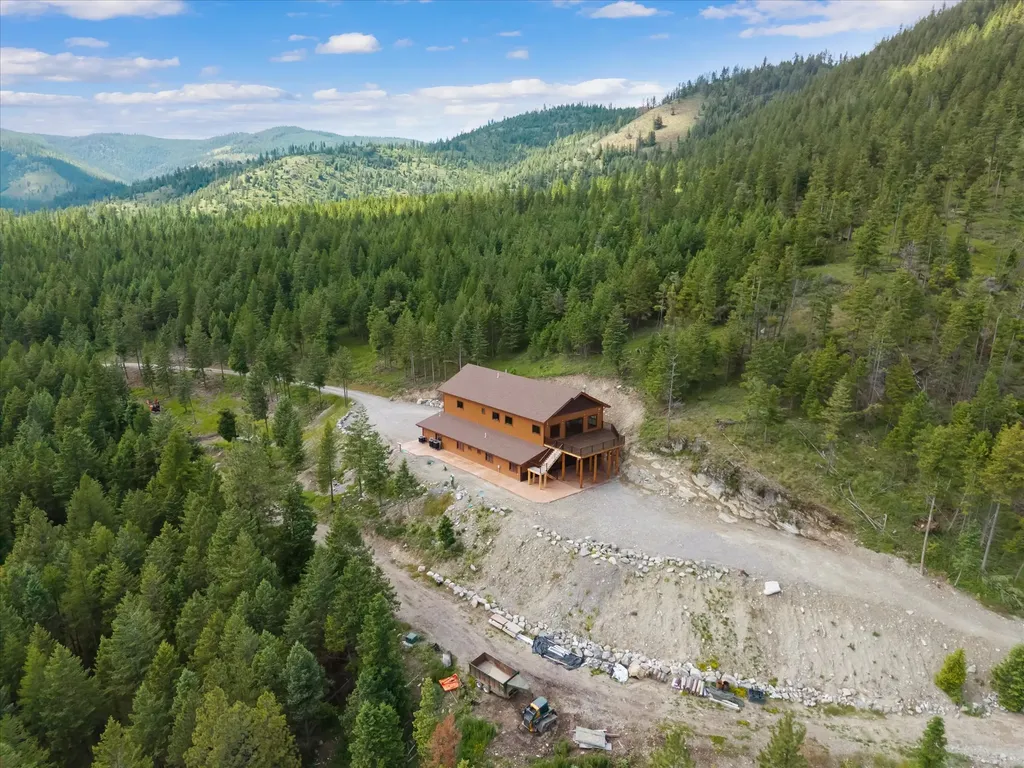 1549 Blacktail Road Lakeside MT 59922