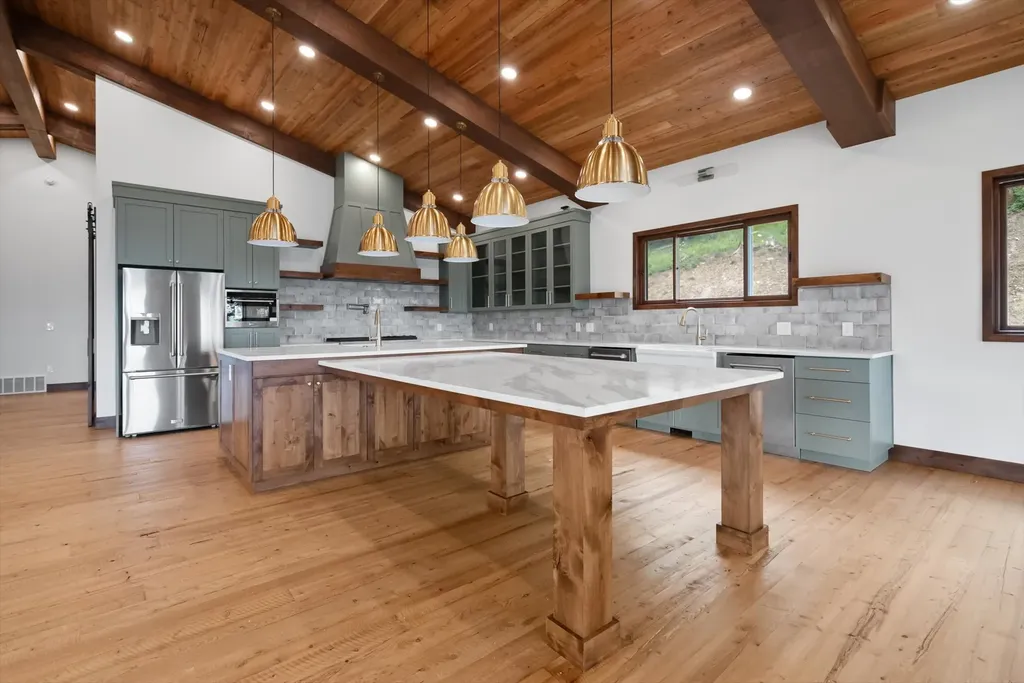 1549 Blacktail Road Lakeside MT 59922