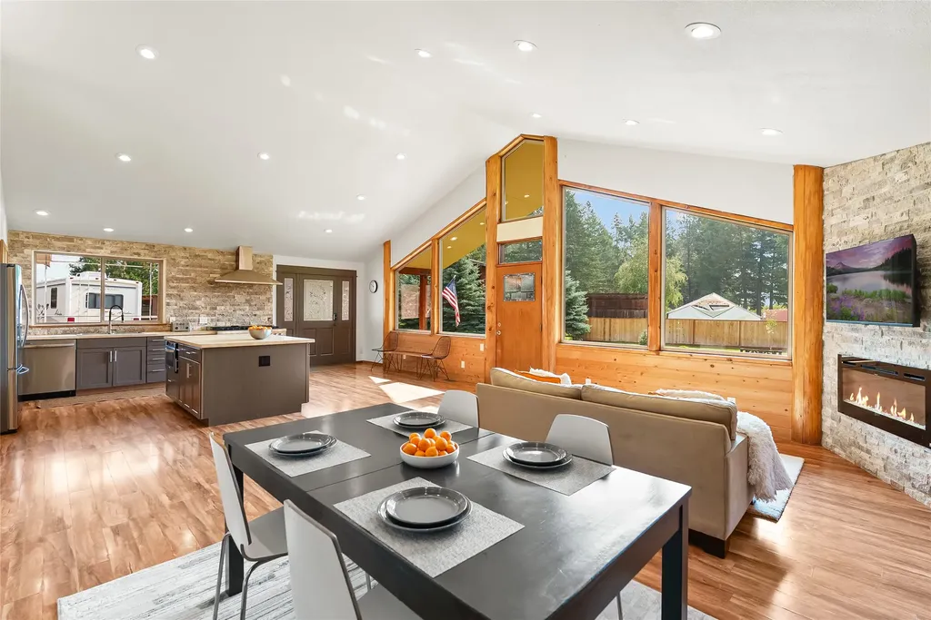 183 Middle View Trail S Columbia Falls MT 59912
