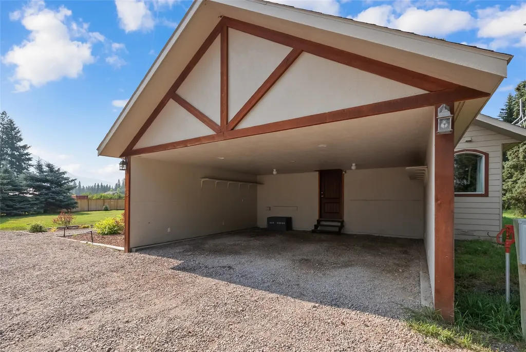 183 Middle View Trail S Columbia Falls MT 59912