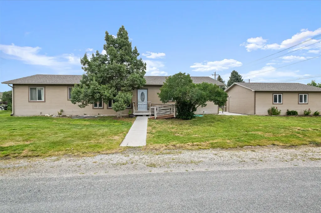 400 N Oak Townsend MT 59644