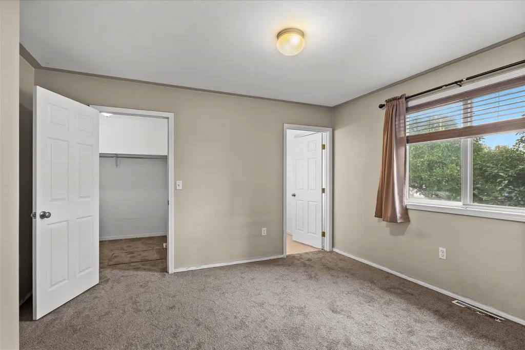 400 N Oak Townsend MT 59644