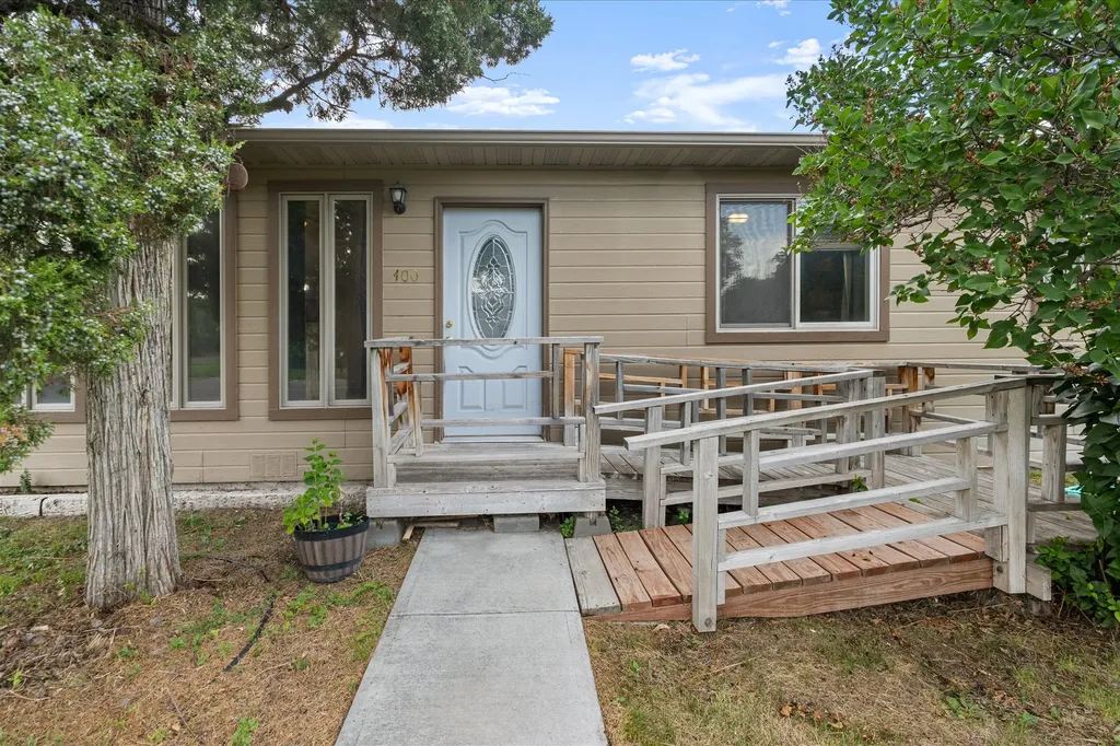400 N Oak Townsend MT 59644