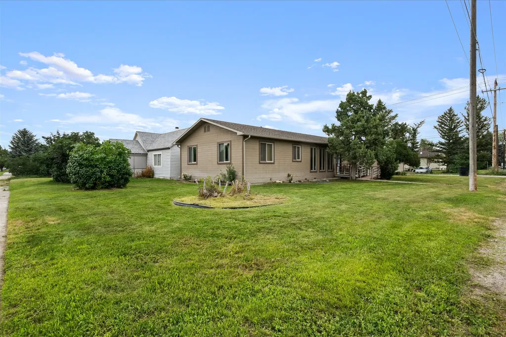 400 N Oak Townsend MT 59644