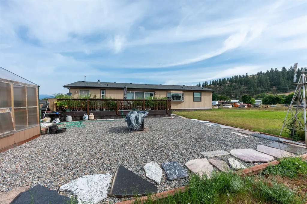 329 E Lynch Street Plains MT 59859