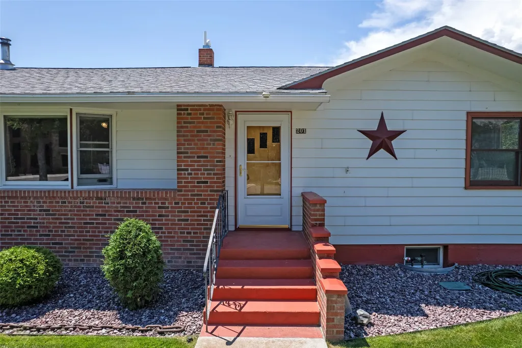 201 N Oak Street Townsend MT 59644
