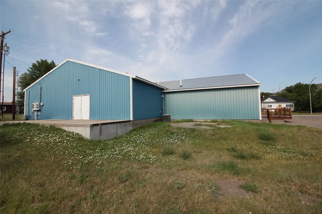 100 1st Street N Cascade MT 59421