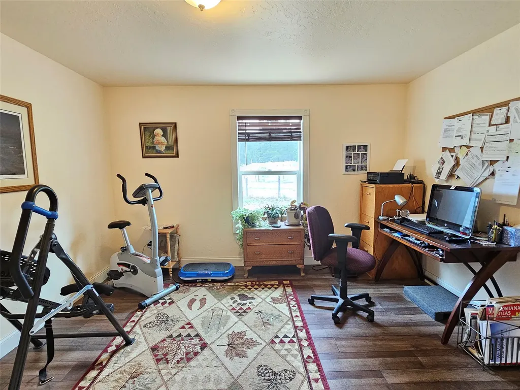 2825 Whites Lane Victor MT 59875