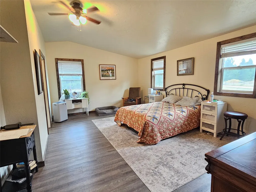 2825 Whites Lane Victor MT 59875