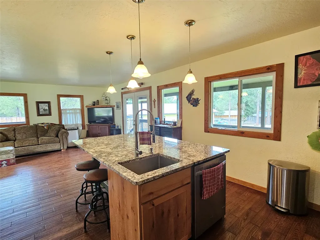 2825 Whites Lane Victor MT 59875
