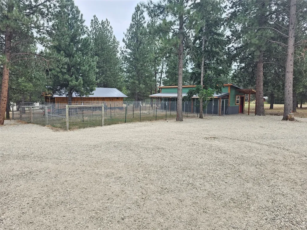 2825 Whites Lane Victor MT 59875