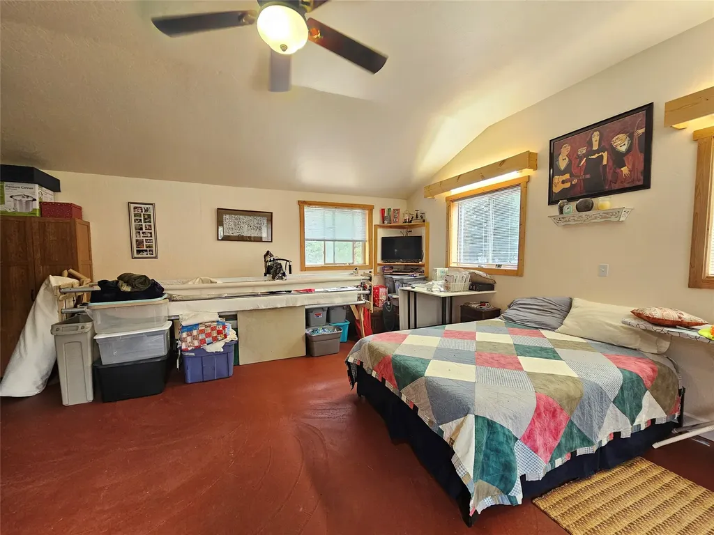2825 Whites Lane Victor MT 59875