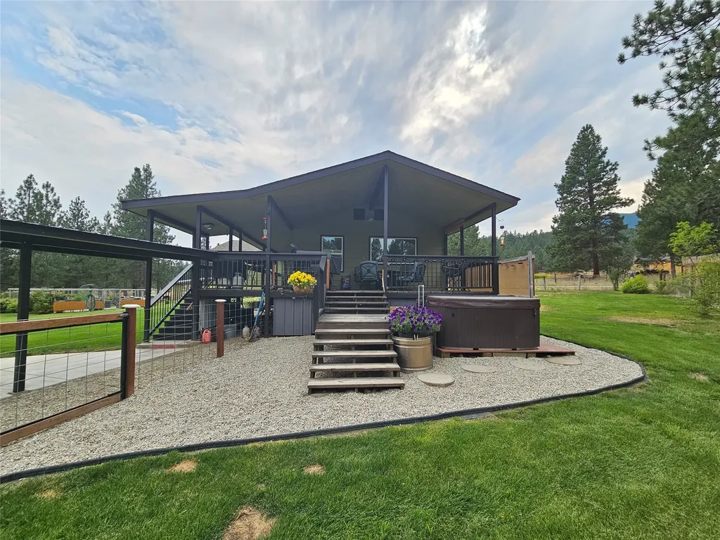 2825 Whites Lane Victor MT 59875