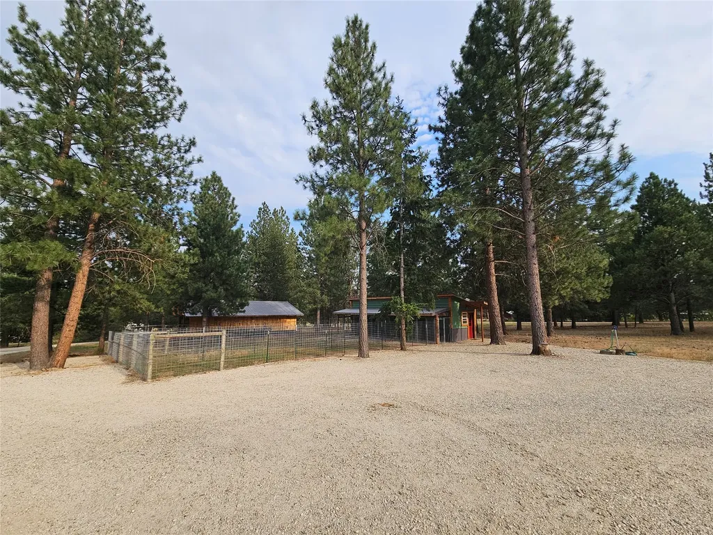 2825 Whites Lane Victor MT 59875