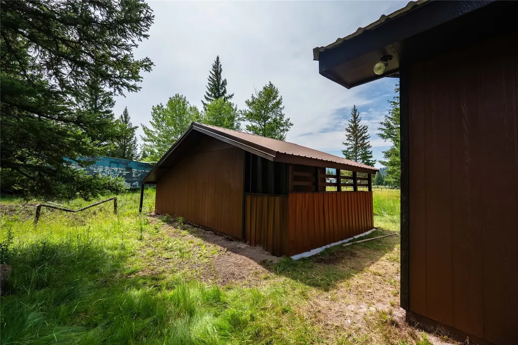 1361 Dalton Mountain Road Lincoln MT 59639