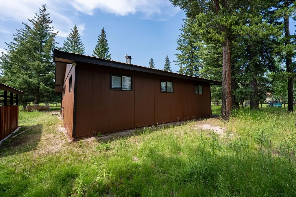 1361 Dalton Mountain Road Lincoln MT 59639