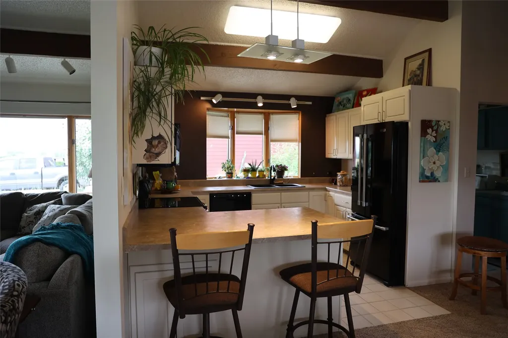 211 Illinois Avenue Valier MT 59486
