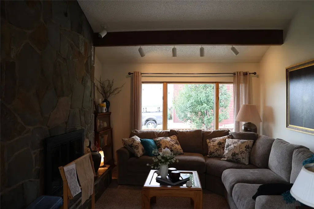 211 Illinois Avenue Valier MT 59486