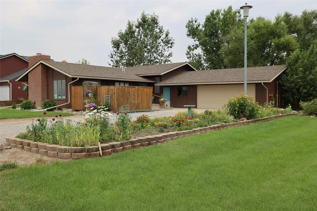 211 Illinois Avenue Valier MT 59486