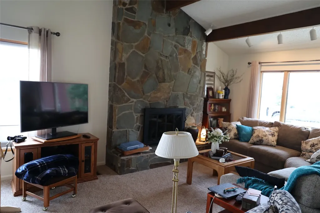 211 Illinois Avenue Valier MT 59486