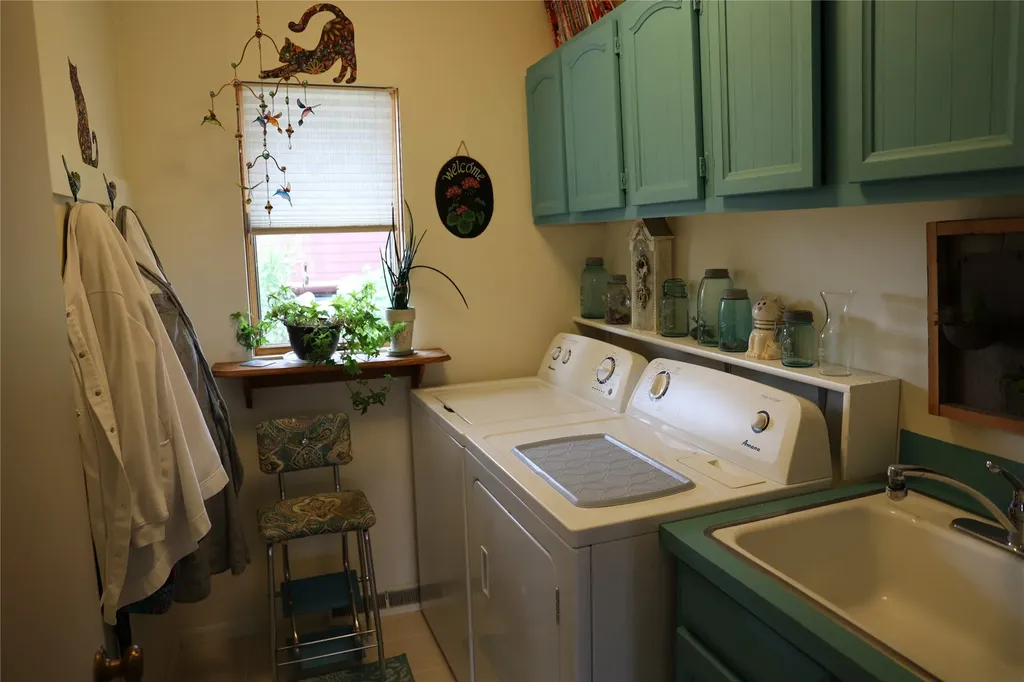 211 Illinois Avenue Valier MT 59486